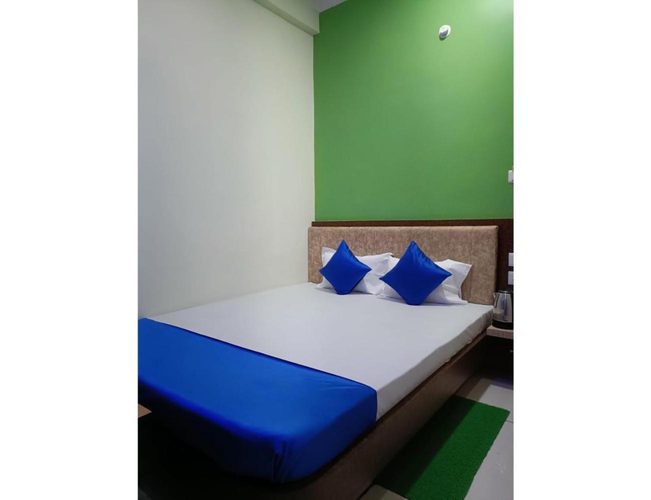 Shree Rajrajeshwar Palace, Homestay