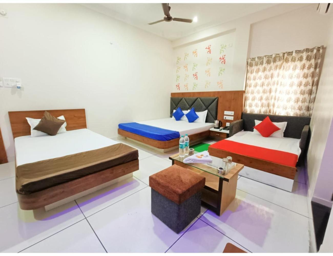 Homestay Shree Rajrajeshwar Palace, *