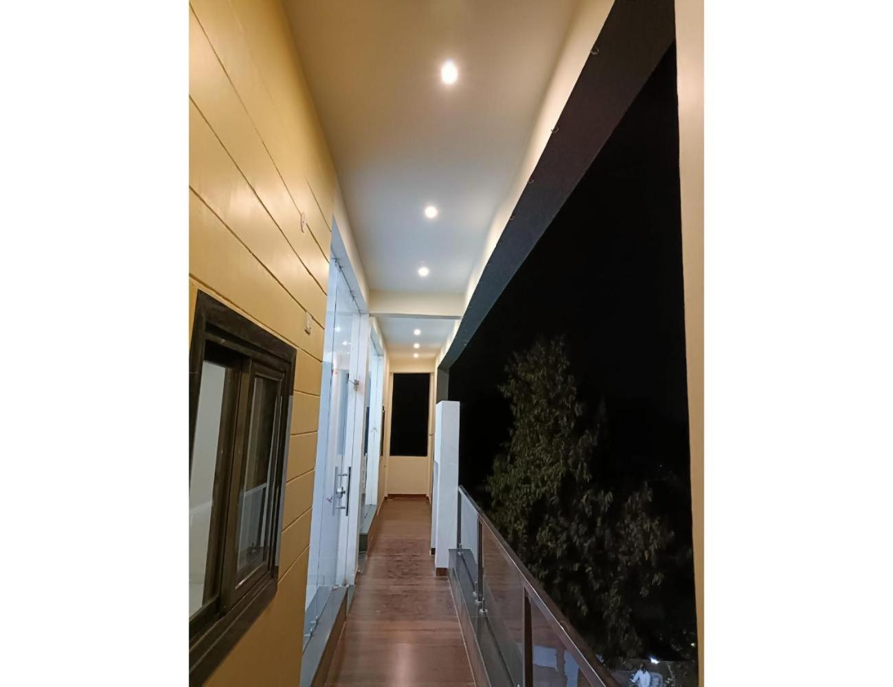 Shree Rajrajeshwar Palace, Homestay *